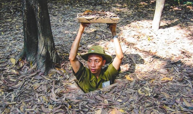 ホーチミン・クチトンネルツアー