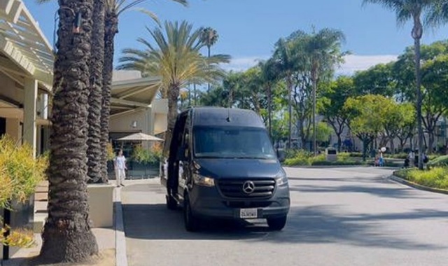 [LA사랑방] LAX 공항 픽업 단독 투어 - 6시간 원하는 곳 어디든 (벤츠 스프린터)