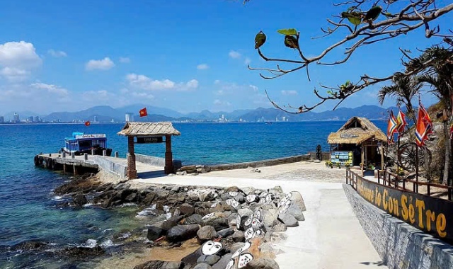 나트랑 플로팅 바 보트 파티 호핑 투어