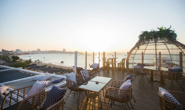 Pattaya Sea View Hotel Virgin Rooftop