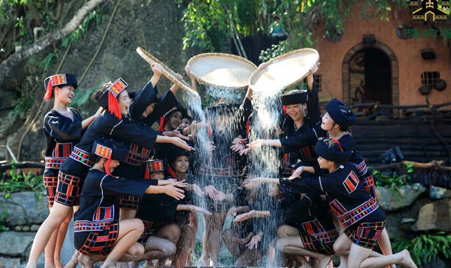 하이난 삥랑빌리지 & 송성천고정쇼 일일 투어