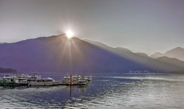 台湾 日月潭(サンムーンレイク) クルーズ & レンタサイクル チケット