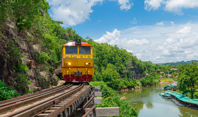 방콕 칸차나부리 코끼리 목욕 & 대나무 래프팅 일일 투어
