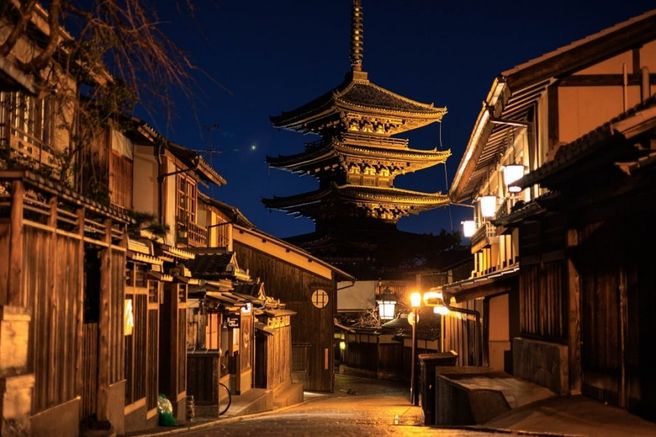 京都・祇園 散策ツアー (先斗町、八坂神社、花見小路)