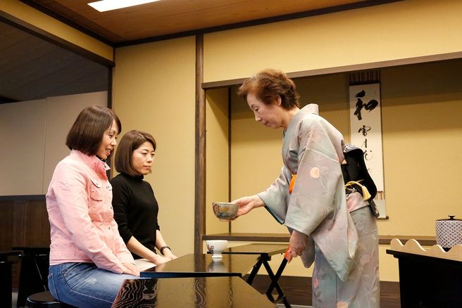 Osaka 'Sakai Richo-no-mori' Tea Ceremony Experience