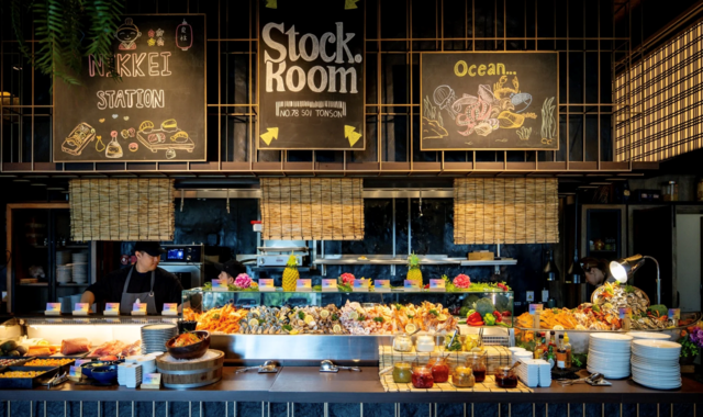 킴튼 말라이 방콕 호텔 스톡 룸 뷔페