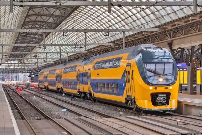 スキポール空港-アムステルダム中央駅 空港列車チケット