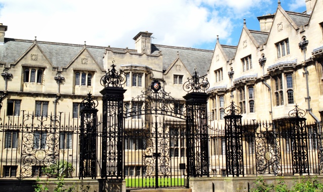 [더트리퍼] 스톤헨지 & 코츠월드 & 옥스포드 16인승 차량 투어