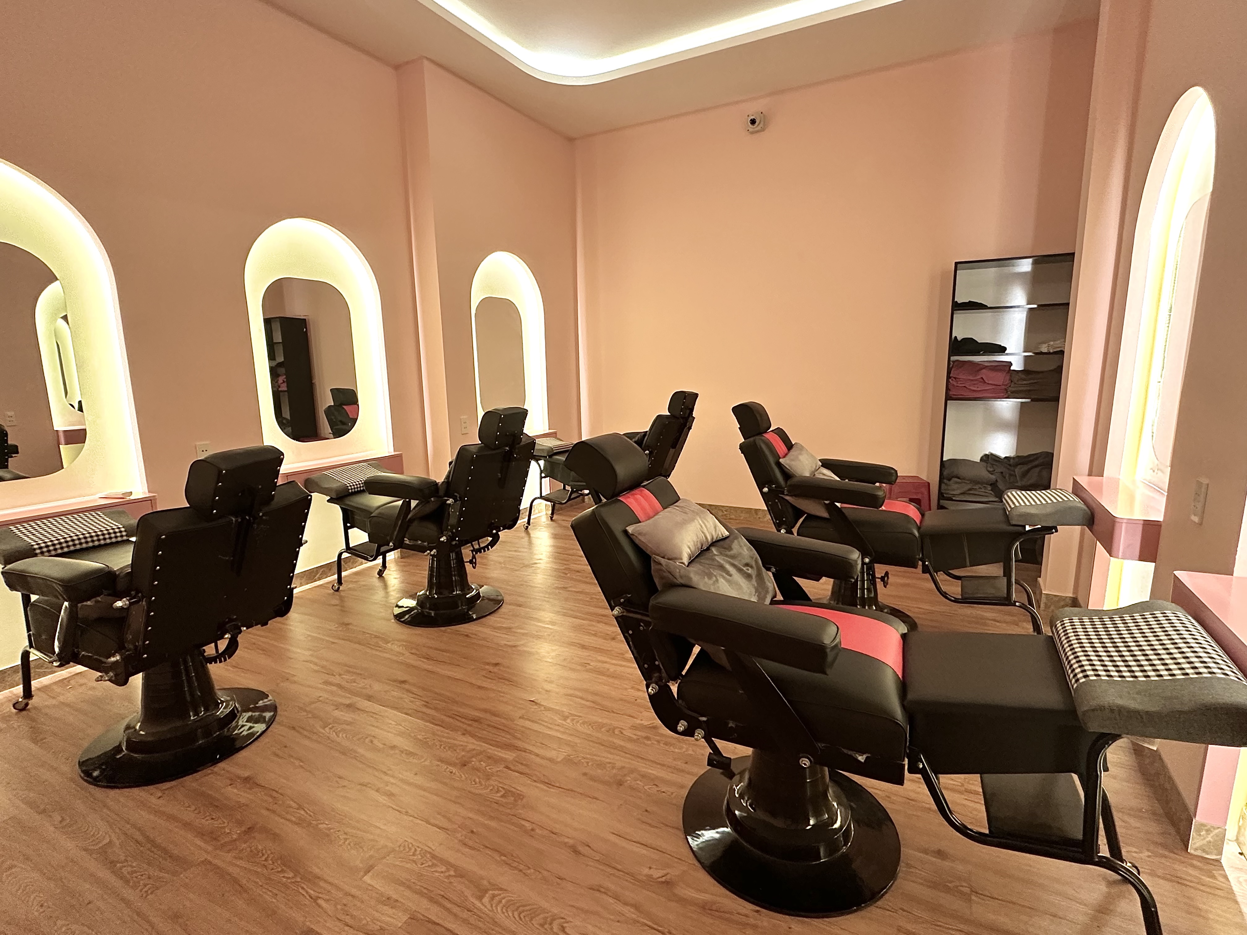 다낭 한시장 부산이발관 (풀서비스 + 픽업 가능)