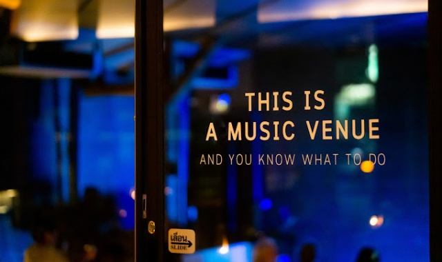 チエンマイ・モーメンツノーティスジャズバー割引予約