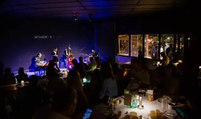 チエンマイ・モーメンツノーティスジャズバー割引予約