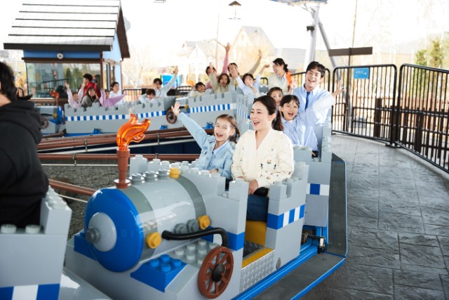 Gangwon Chuncheon: LEGOLAND® admission ticket + Gangchon rail bike day tour (departing from Seoul)