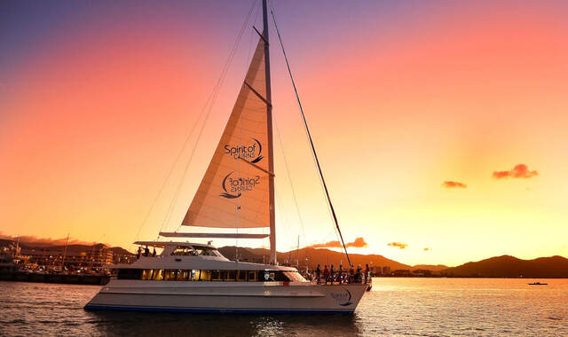 Cairns: Harbour and Dinner Cruise