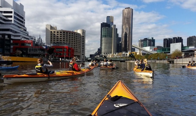 Melbourne: City Moonlight Kayak Tour