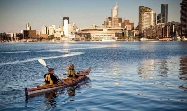 Melbourne: City Moonlight Kayak Tour