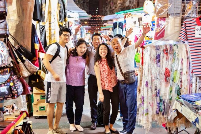 Private Hong Kong City Walking Tour with a Local Guide
