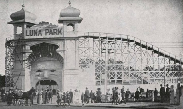 Melbourne: Luna Park Unlimited Ride Tickets