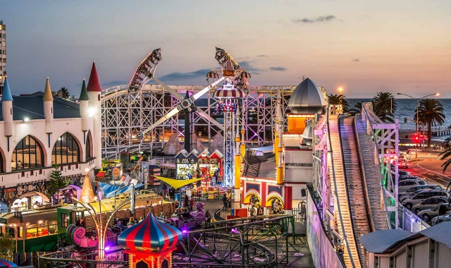 Melbourne: Luna Park Unlimited Ride Tickets