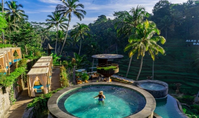 발리 알라스하룸 & 크레티야 투어 (발리 스윙, 점심 식사 포함)