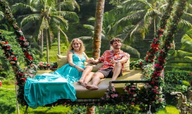 발리 알라스하룸 & 크레티야 투어 (발리 스윙, 점심 식사 포함)