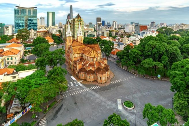Ho Chi Minh's Best History, Shopping & Local Food Tour (WAUG Exclusive)