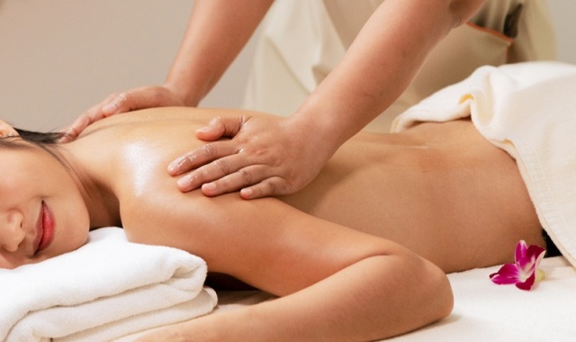 パタヤ・ホリデイインティーツリー スパ