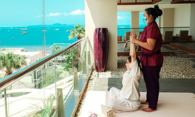 パタヤ・ホリデイインティーツリー スパ