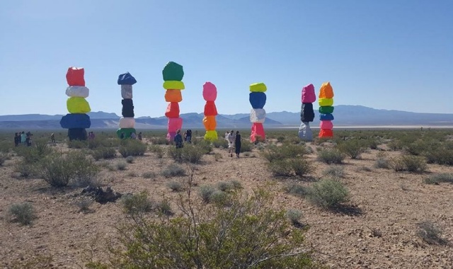 [영투어] [당일투어] 라스베가스 출발: 레드락캐년 + 세븐매직마운틴 + 웰컴사인 투어