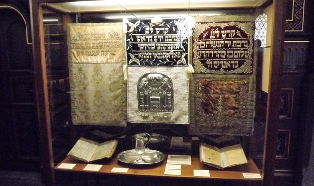 プラハ・ユダヤ人の歴史とシナゴーグツアー（チケット込み）