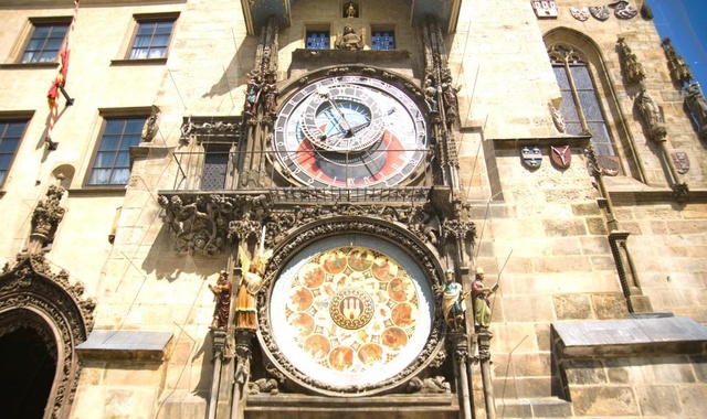 プラハ・旧市街&プラハ城ウォーキングツアー（トラム込み）