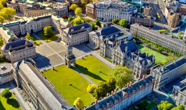 ダブリン・市内＆トリニティカレッジプライベートウォーキングツアー