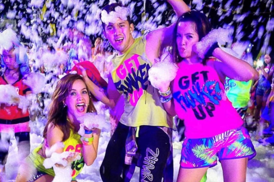 Boracay: Foam Party Hopping Tour