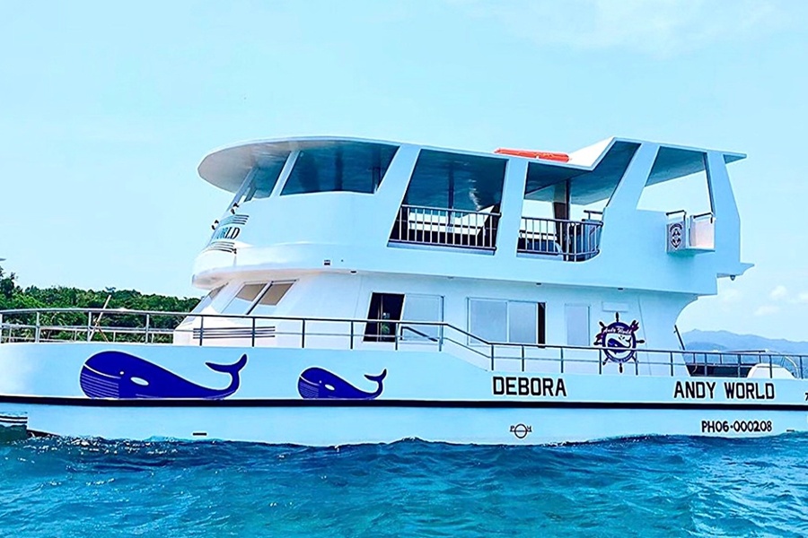 Boracay: Foam Party Hopping Tour