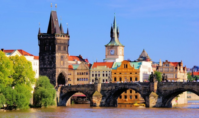 프라하 크루즈 & 명소 투어 (점심 포함)