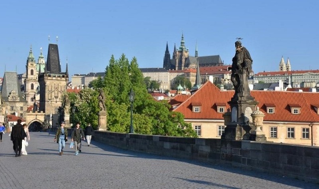 プラハ・プラハ城オーディオガイドツアー（チケット・車両付き）