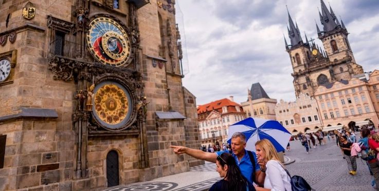 Prague Old Town & Prague Castle Walking Tour (Including Tram)