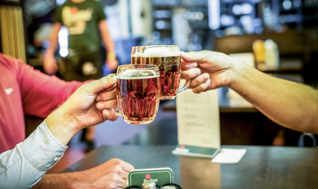 プラハ・伝統的なビールツアー(夕食付き)