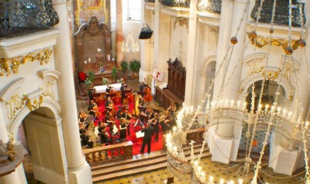 プラハ・音楽史名所ウォーキングツアー(コンサート&夕食付き)