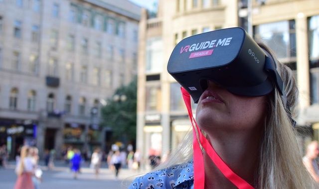 プラハ・歴史VRウォーキングツアー(トラム付き)