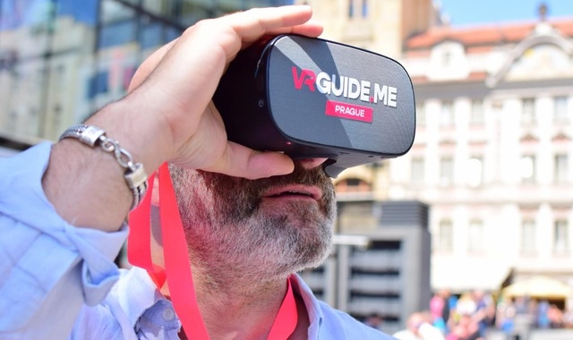 プラハ・歴史VRウォーキングツアー(トラム付き)