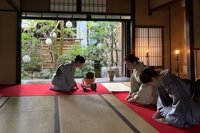 Kyoto: 140-Year-Old House Tour with Kimono & Tea Ceremony