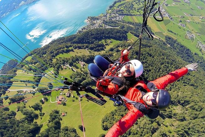 Interlaken: Paragliding by Twin Paragliding