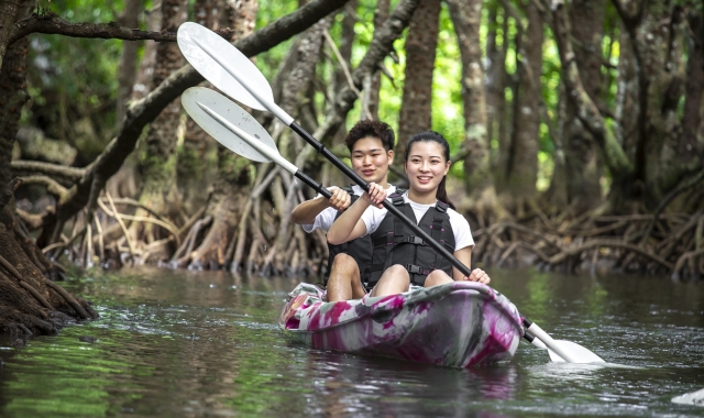 Ishigaki Island: Phantom Island Snorkeling & SUP/Canoe Tour
