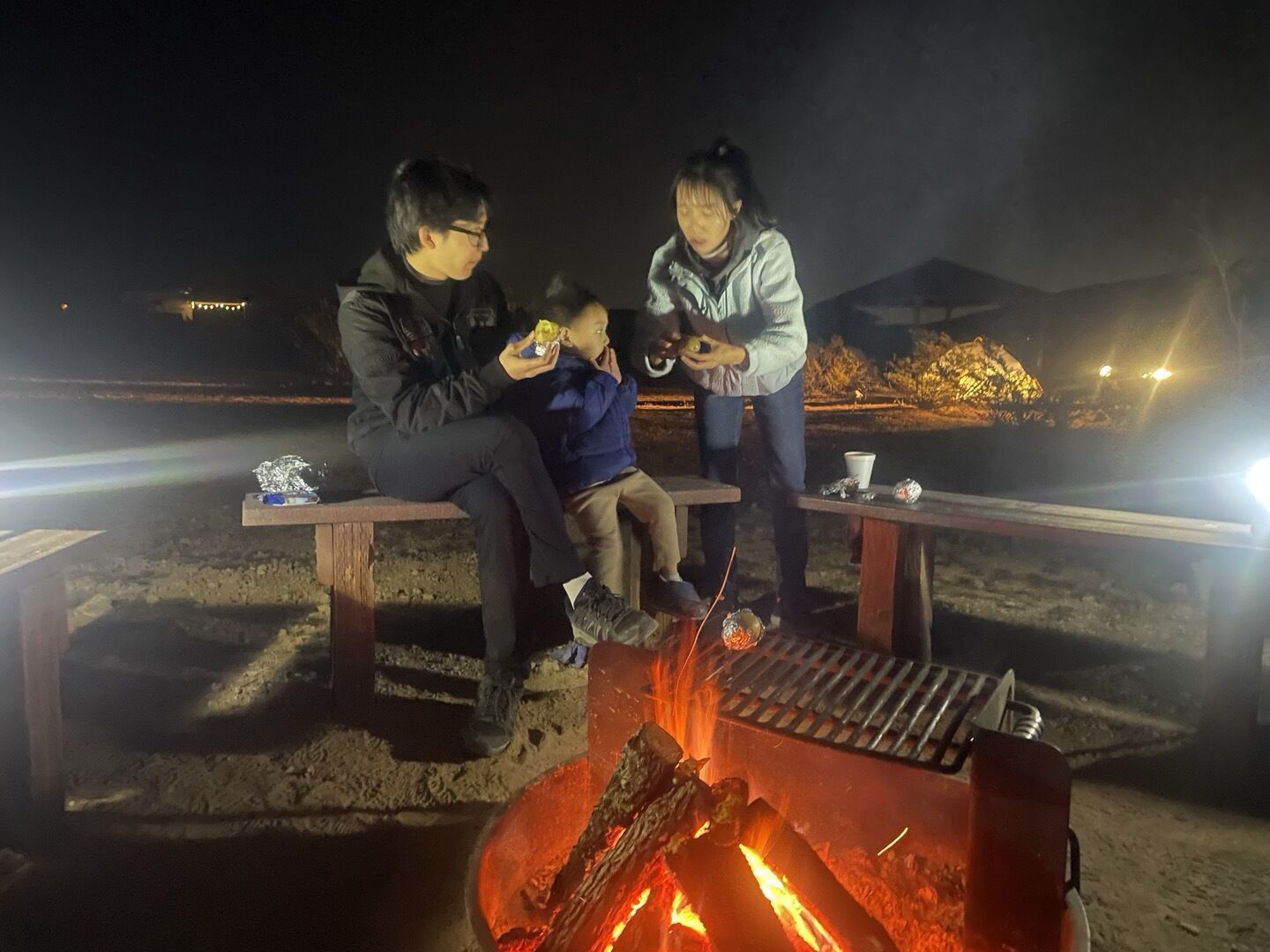 [투어가자] [당일투어] VIP 레드락캐년 & 캠프파이어와 BBQ 그리고 캐년의 별밤 투어