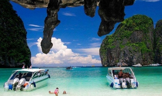 푸켓 피피섬 & 마야베이 & 필레라군 & 카이섬 일일 투어 (10시 출발)