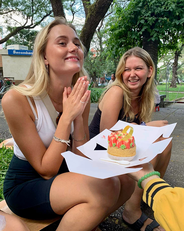 Ho Chi Minh City: Top Notch Street Food Motorbike Tour