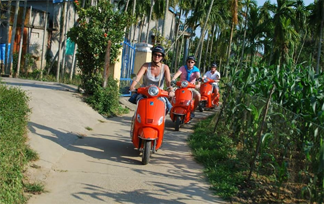 호치민 시티 스쿠터 어드벤처 반일 투어 (WAUG Exclusive)