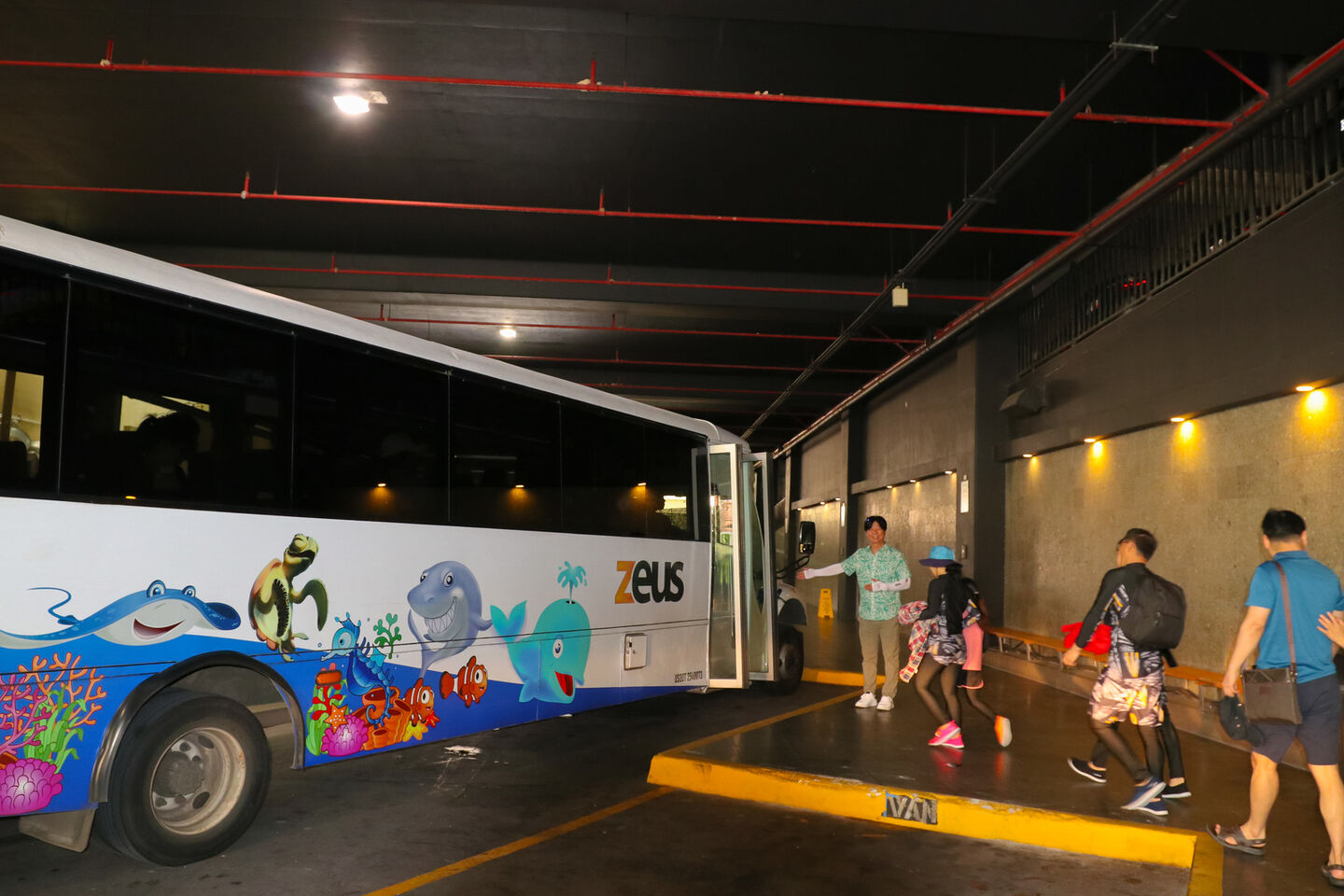 괌 차모로 야시장 제우스 왕복 셔틀 버스