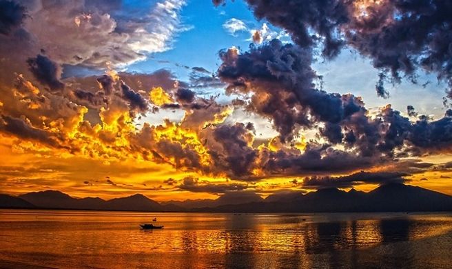 푸꾸옥 선셋 & 오징어 밤낚시 보트 투어 (WAUG Exclusive)