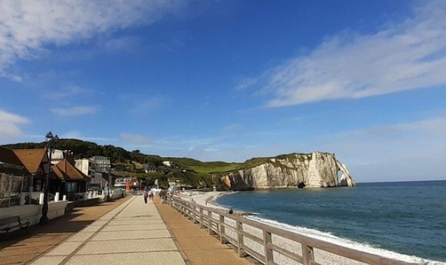 [파파윤투어] 수도원부터 작은 어촌마을까지! 몽생미셸 & 에트르타 & 옹플뢰르 일일 투어